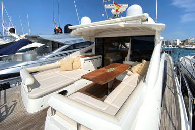 2009 Princess Yachts V65