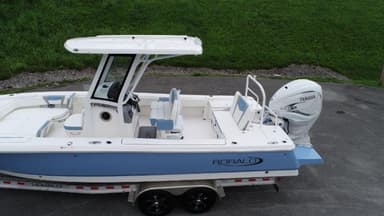 2022 Robalo 266 CAYMAN