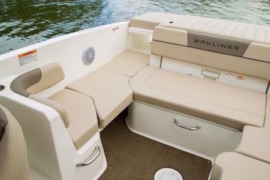 2021 Bayliner VR6 Inboard