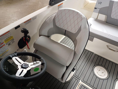 2021 Bayliner VR5 Bowrider