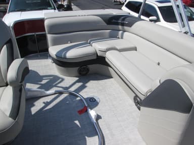 2021 South Bay 220 CR LE