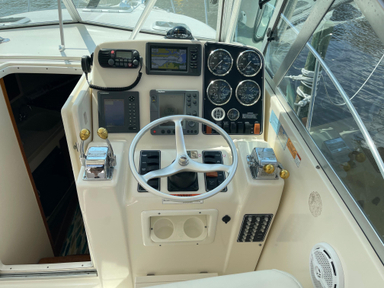 2000 Pursuit Boats 3000 Express
