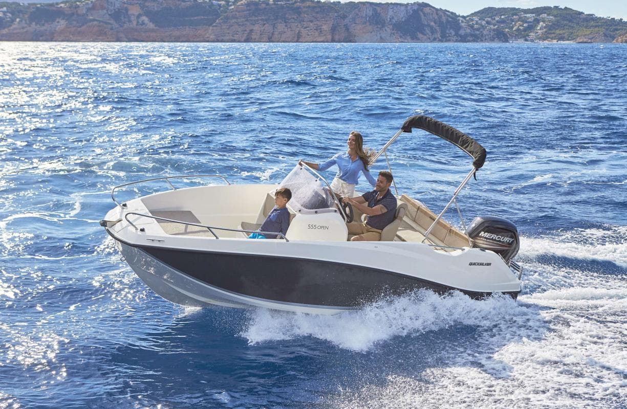 2022 Quicksilver Activ 555 Open
