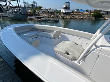 2022 Jupiter Marine 38