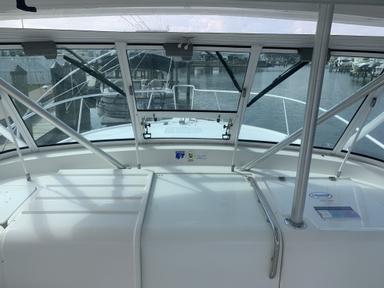 2005 Luhrs 32 Open