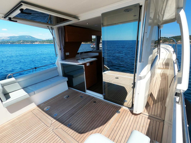 2022 Greenline Yachts 39