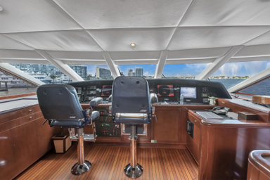 2002 Trinity Yachts Raised Pilothouse