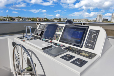 2002 Trinity Yachts Raised Pilothouse