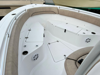 2018 Sportsman Open 252 Center Console