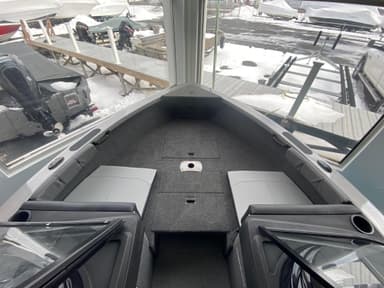 2021 Crestliner 1950 Super Hawk W/ 200HP!