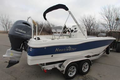 2021 Nautic Star 211 Hybrid