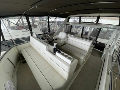 1994 Carver Yachts 370 Aft Cabin Motoryacht