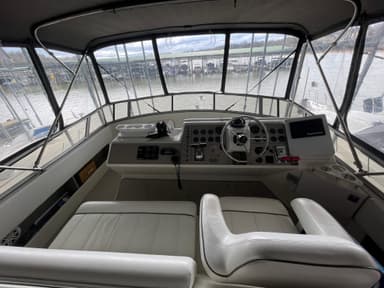 1994 Carver Yachts 370 Aft Cabin Motoryacht