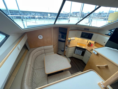 1994 Carver Yachts 370 Aft Cabin Motoryacht