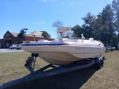 1998 Hurricane Boats Fun Deck 232