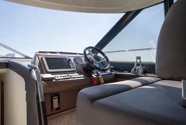 2016 Prestige Yachts 550