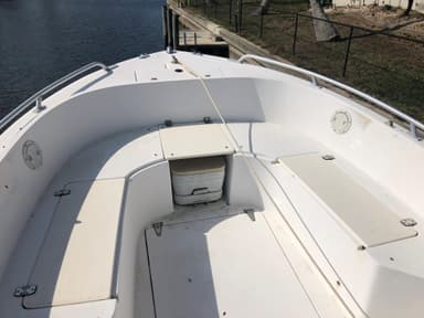 2002 Mako Boats 221 Center Console