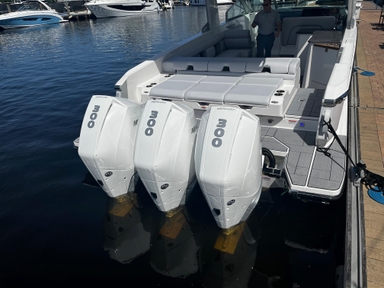 2022 Aviara AV36 Outboard