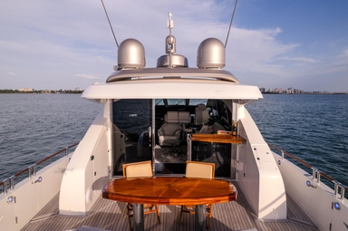 2008 Lazzara Yachts 75 LSX