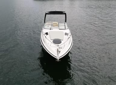2020 Regal Boats 28 Express