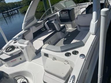 2018 Chaparral Boats 250 Suncoast