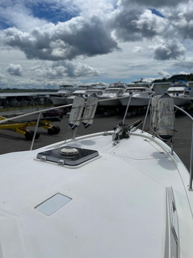 1985 Bayliner 3270