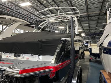 2021 Cobalt Boats R8 Surf