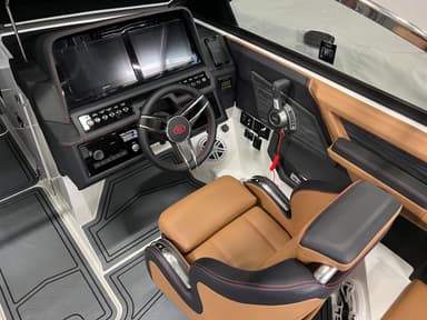 2021 Cobalt Boats R8 Surf