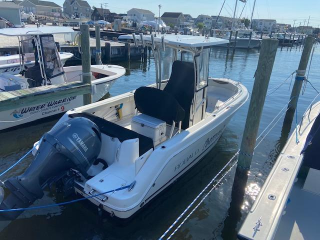 2017 Robalo R222 Center Console