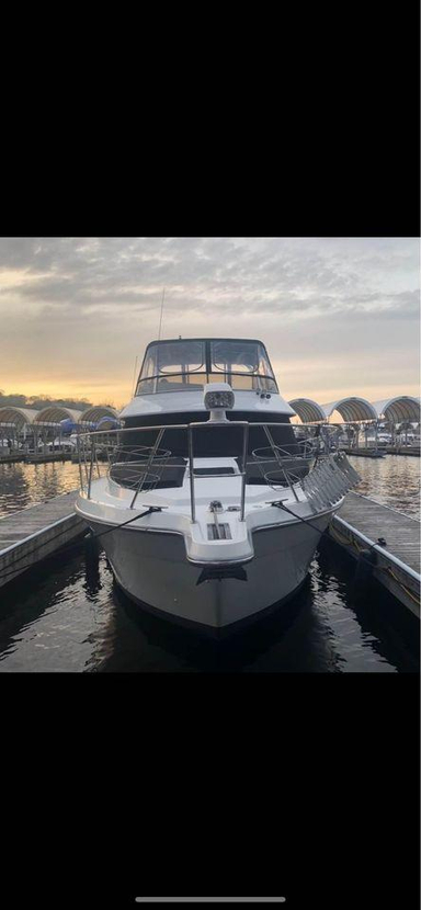 1995 Carver Yachts 370 Voyager