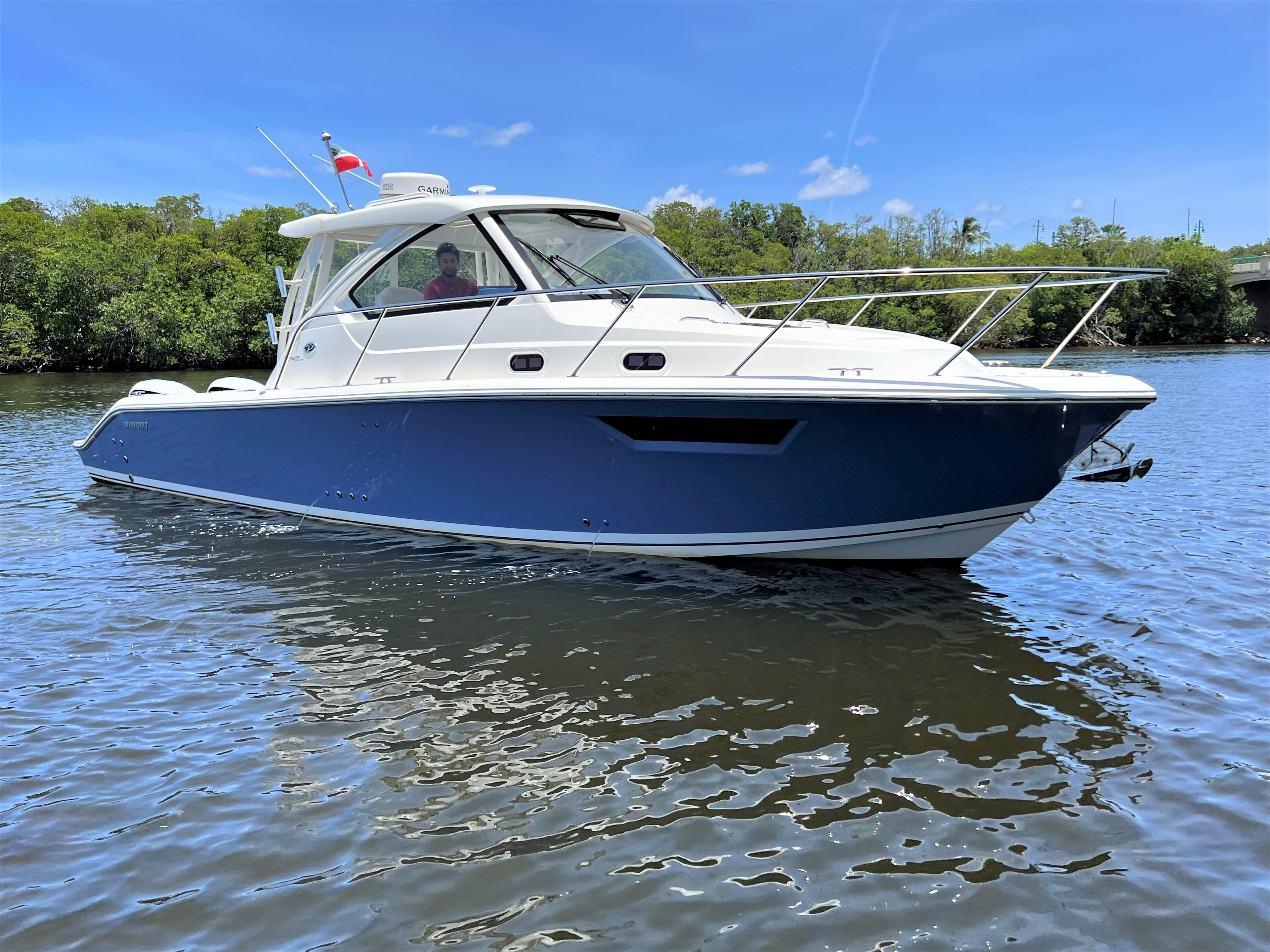 2021 Pursuit Boats OS 325 Offshore