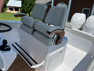 2021 Jupiter Marine 30