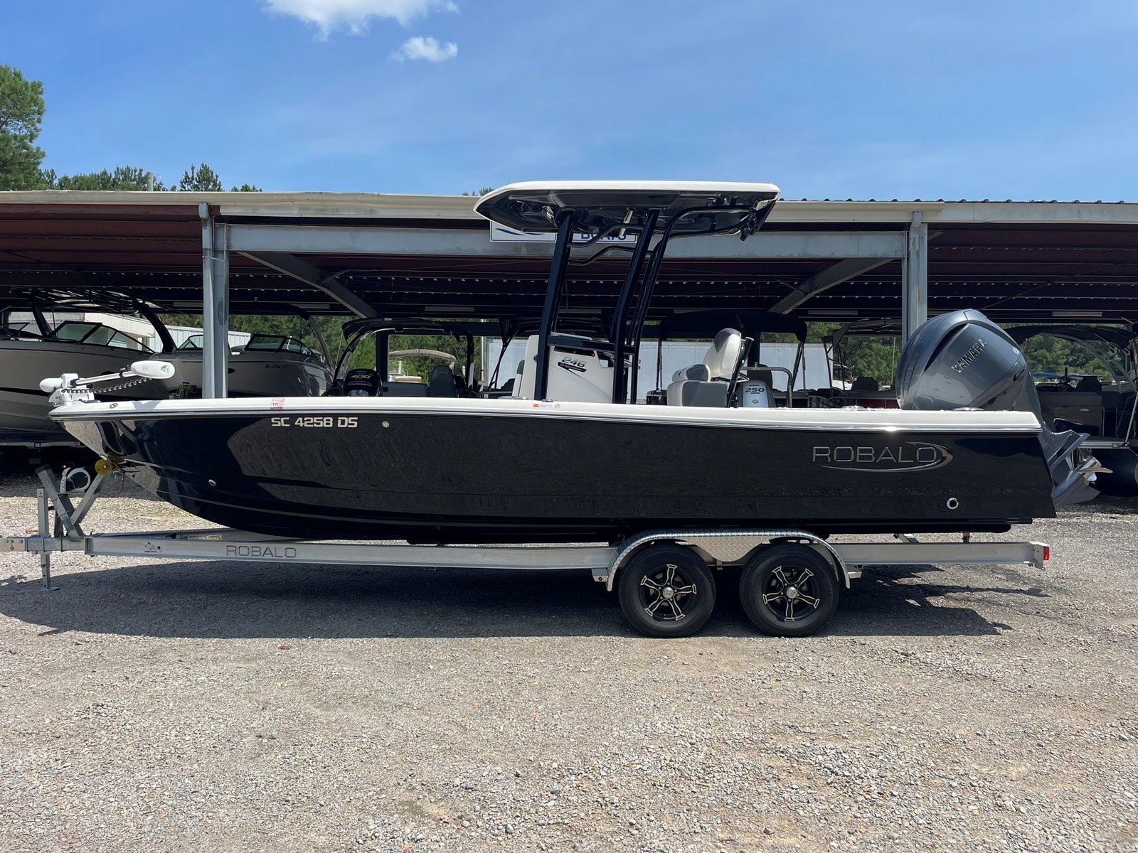 2021 Robalo Bay Boats 246 Cayman