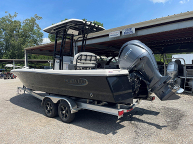 2021 Robalo Bay Boats 246 Cayman