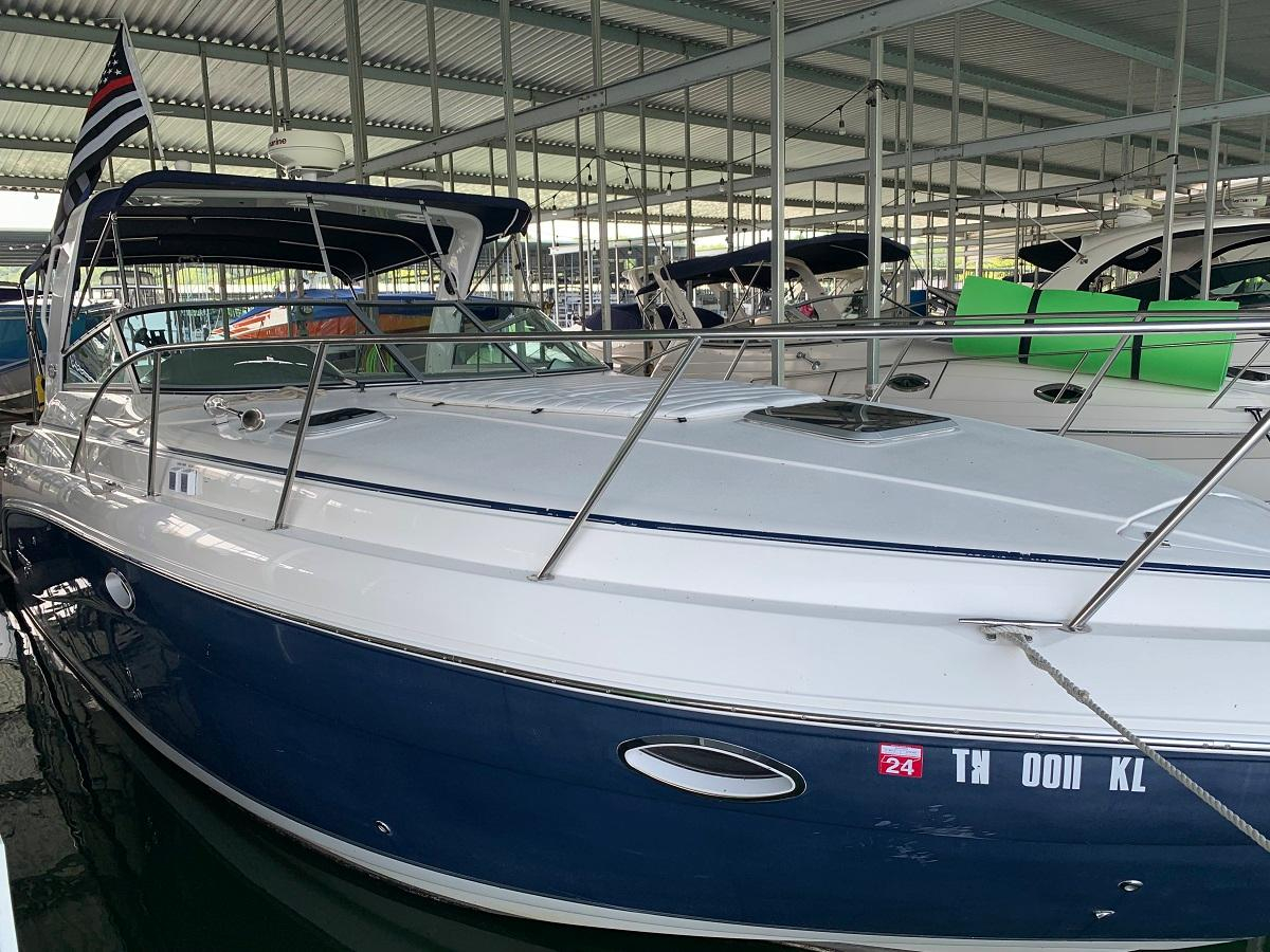 2006 Rinker 320 Express Cruiser