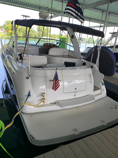 2006 Rinker 320 Express Cruiser