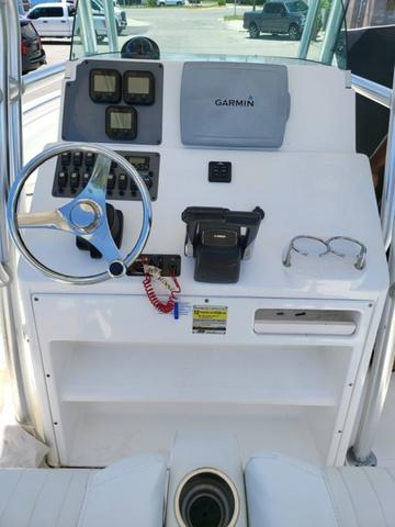 2014 Robalo 240 Center Console