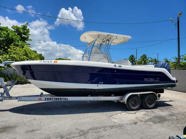 2014 Robalo 240 Center Console