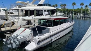 2021 Axopar 37 Cross Cabin