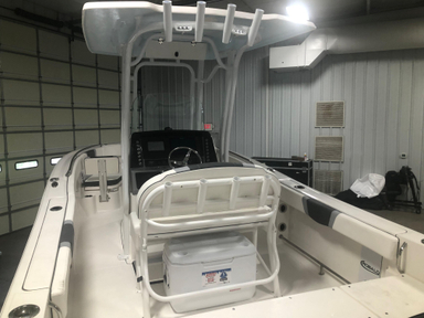 2022 Robalo R230 Center Console