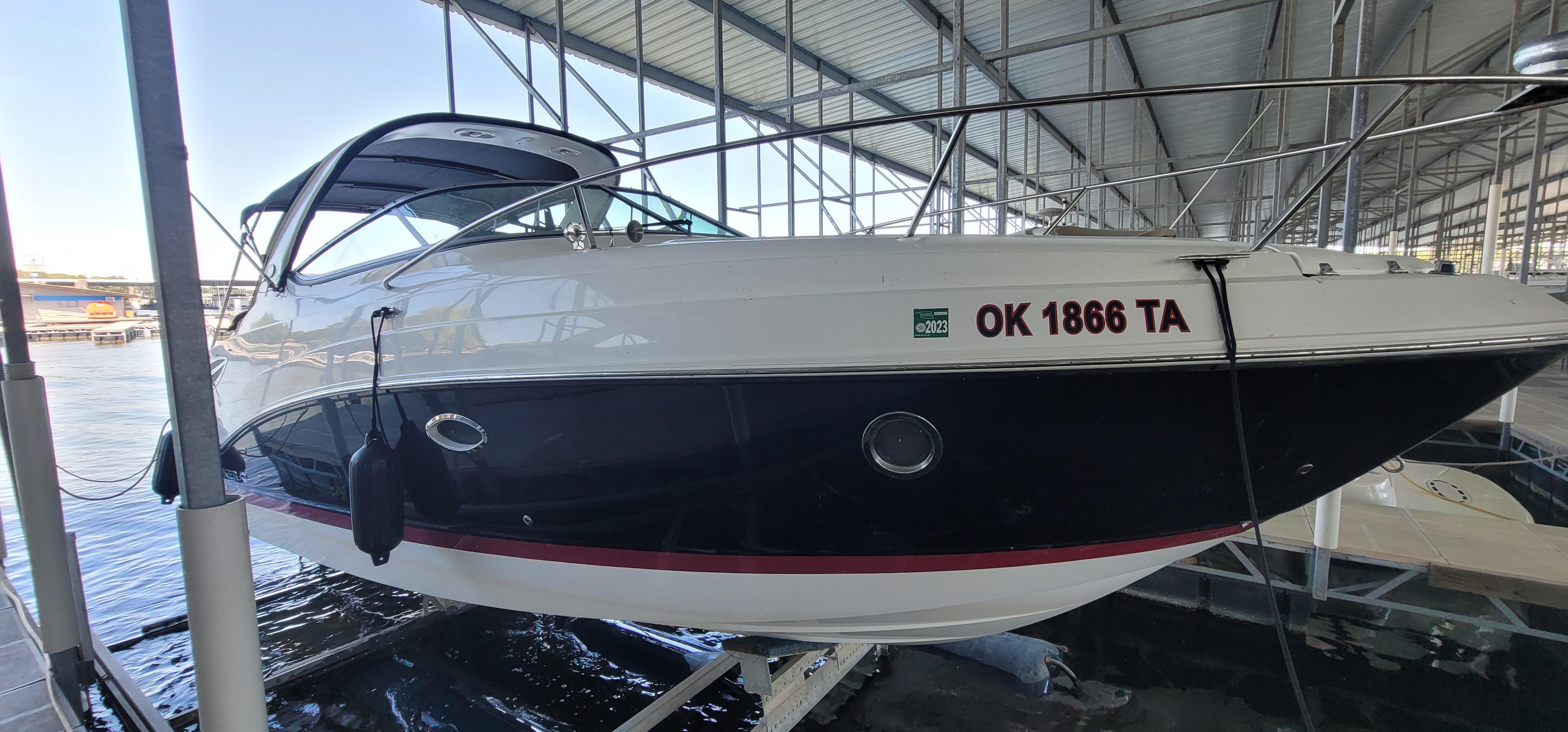 2013 Rinker 290 Express Cruiser