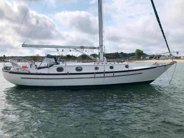 1981 Pacific Seacraft Crealock 37