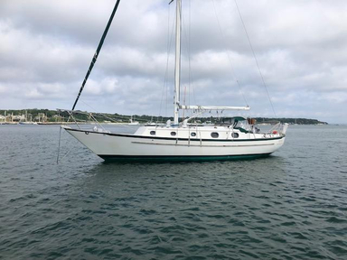 1981 Pacific Seacraft Crealock 37