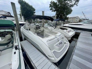 2004 Stingray Boats 240 CS