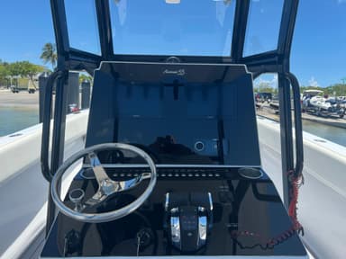 2005 Avanti Boats 33