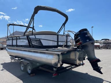 2022 Starcraft Marine SLS 3