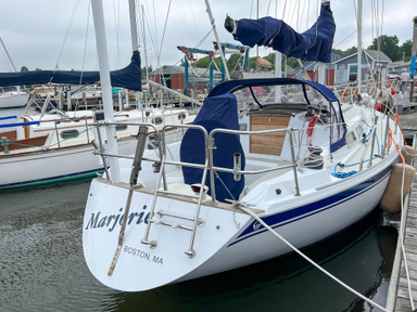 1985 Ericson Yachts Ericson 32