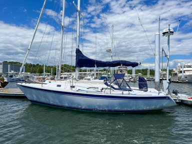 1985 Ericson Yachts Ericson 32