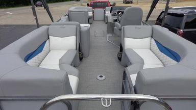 2019 Manitou Pontroon Boats Encore SE