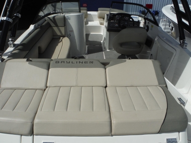 2016 Bayliner 215 Deck Boat